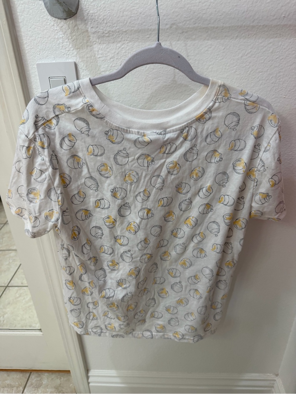 Like NEW Disney Winnie the Pooh Honey Women's T-Shirt - Picture 5 of 15